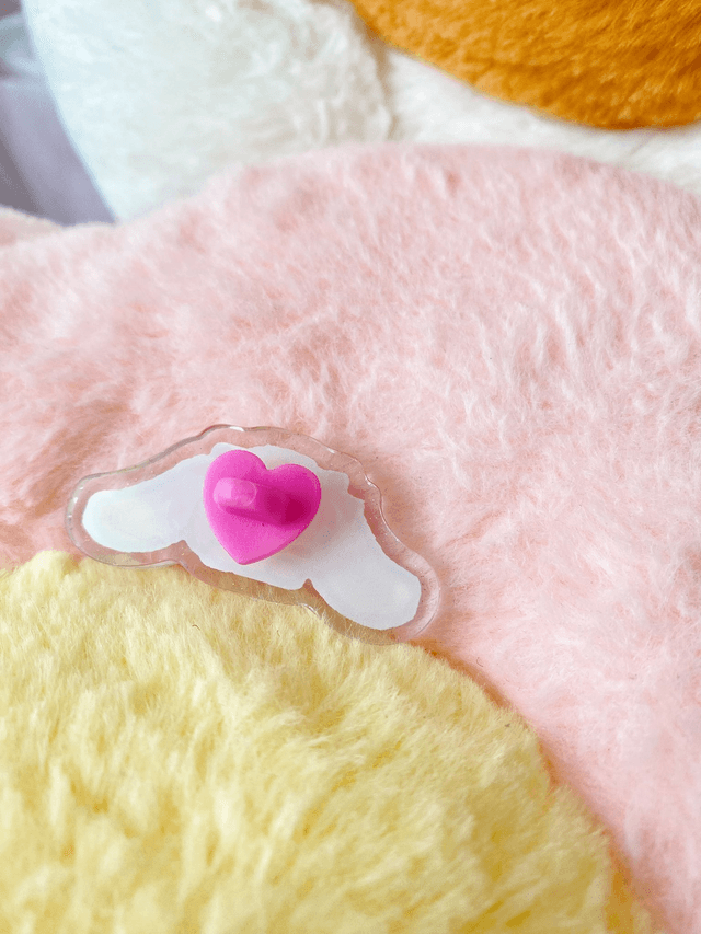 Cinnamoroll Pins